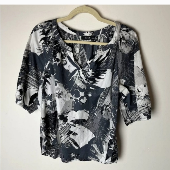 a.n.a A New Approach Women's Top Size Large Popover Blouse Short Sleeves… - Picture 1 of 4